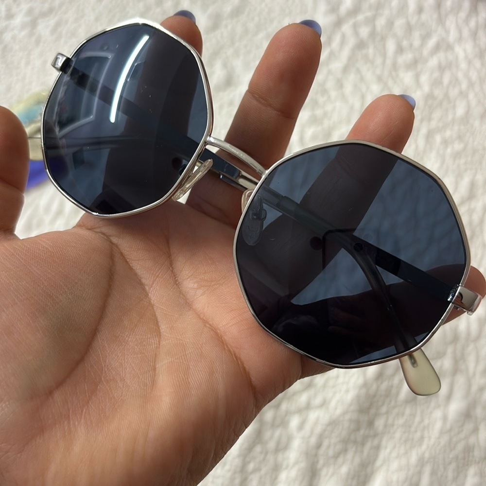 Guess Hexagonal Silver Sunglasses